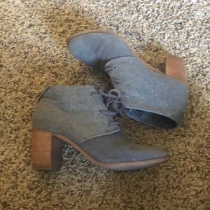 Beautiful genuine leather toms boot.